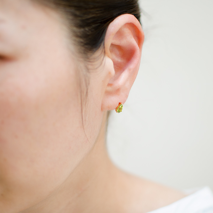 umu -アム- FINE JEWELRY STUIDIOK18 ペリドット スタッドピアス 「adulto」pi0254_i2.jpg