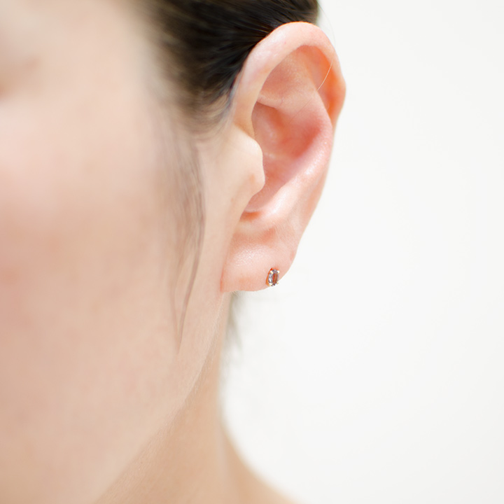 umu -アム- FINE JEWELRY STUIDIOK18 カラーチェンジガーネット スタッドピアスpi0259_i2.jpg