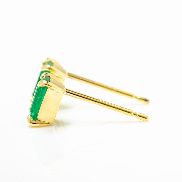 umu -アム- FINE JEWELRY STUIDIOK18 エメラルド スタッドピアス 「formella」pi0260_y.jpg