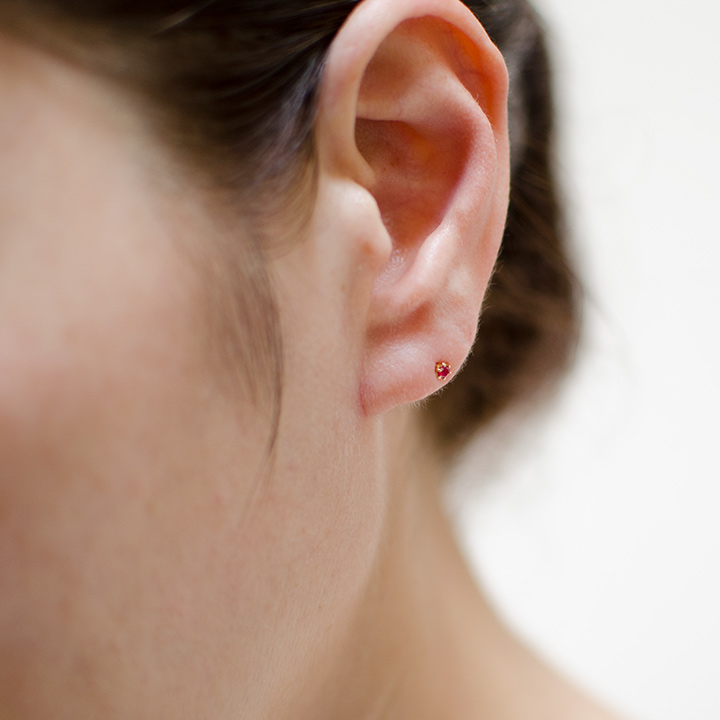 umu -アム- FINE JEWELRY STUIDIOK18 レッドスピネル スタッドピアスpi0261_i2.jpg