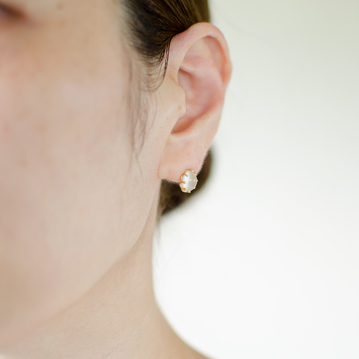 umu -アム- FINE JEWELRY STUIDIOK18 ムーンストーン スタッドピアスpi0262_i2.jpg