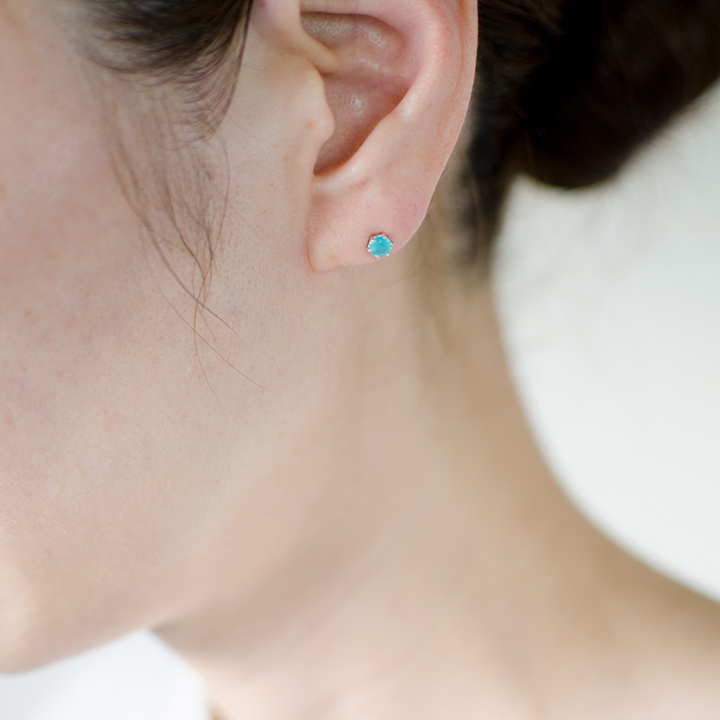 umu -アム- FINE JEWELRY STUIDIOK18 シーブルーカルセドニー スタッドピアス 「involtare」pi0263_i3.jpg