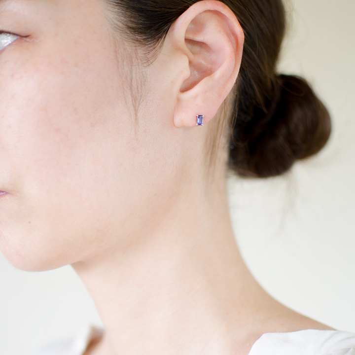 umu -アム- FINE JEWELRY STUIDIOK18 アイオライト スタッドピアス 「formella」pi0266_i3.jpg