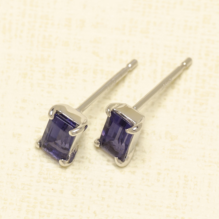 umu -アム- FINE JEWELRY STUIDIOK18 アイオライト スタッドピアス 「formella」pi0266_kanban2.jpg