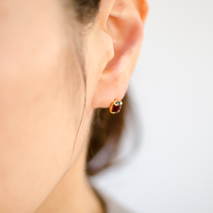 umu -アム- FINE JEWELRY STUIDIOK18 ガーネット スタッドピアスpi0271_i2.jpg