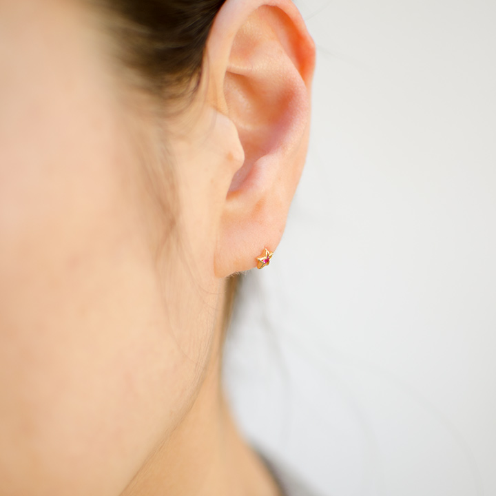 umu -アム- FINE JEWELRY STUIDIOK18 ルビー スターモチーフ スタッドピアスpi0276_i2.jpg