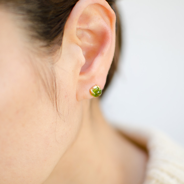 umu -アム- FINE JEWELRY STUIDIOK18 カボション ペリドット スタッドピアスpi0281_i2.jpg