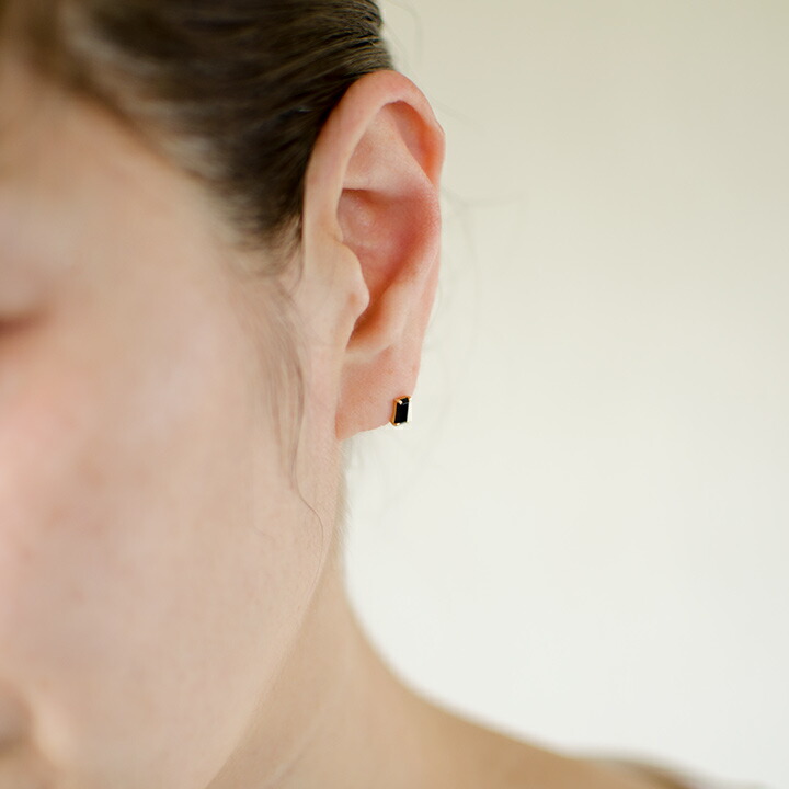 umu -アム- FINE JEWELRY STUIDIOオニキス スタッドピアス 「formella」pi0293_i2.jpg