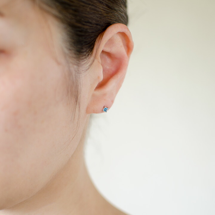 umu -アム- FINE JEWELRY STUIDIOブルートパーズ スタッドピアス 「quadoro」pi0302_i2.jpg