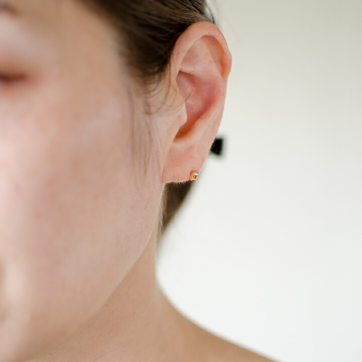 umu -アム- FINE JEWELRY STUIDIOイエローサファイア スタッドピアス 「quadoro」pi0307_i2.jpg