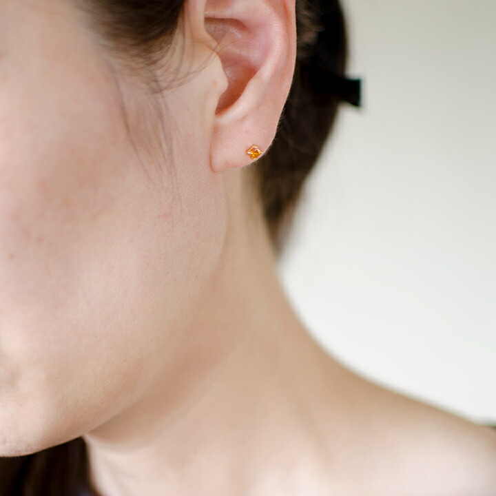 umu -アム- FINE JEWELRY STUIDIOオレンジサファイア スタッドピアス 「quadoro」pi0308_i3.jpg