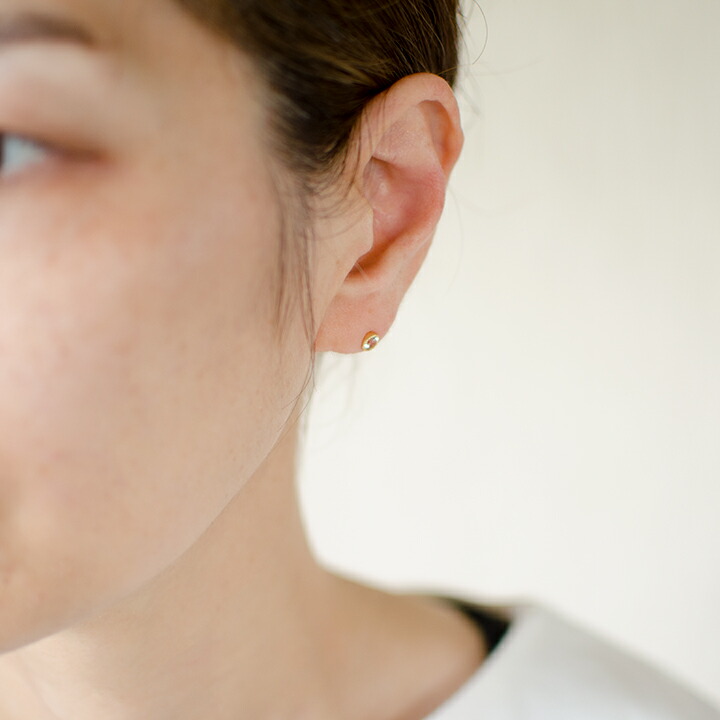umu -アム- FINE JEWELRY STUIDIOホワイトトパーズ スタッドピアス 「epica」pi0310_i2.jpg