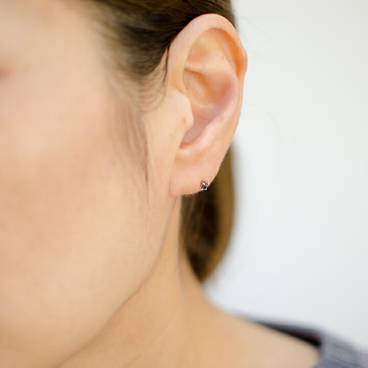 umu -アム- FINE JEWELRY STUIDIOカラーチェンジガーネット スタッドピアスpi0320_i2.jpg