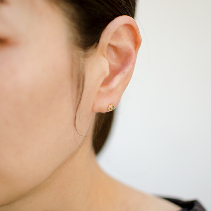 umu -アム- FINE JEWELRY STUIDIOアクアマリン スタッドピアス 「levita」pi0325_i2.jpg