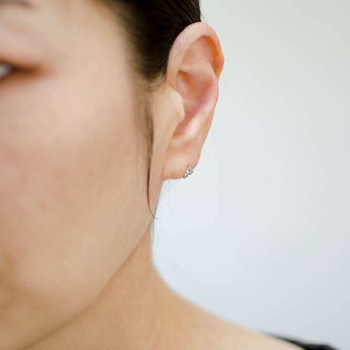 umu -アム- FINE JEWELRY STUIDIOホワイトトパーズ フラワーモチーフ スタッドピアスpi0328_i2.jpg
