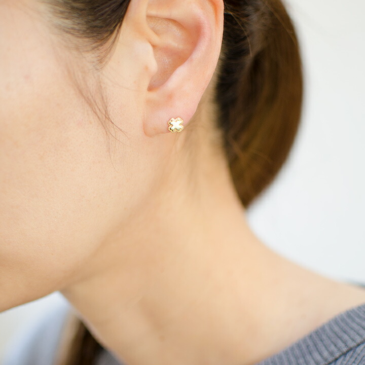 umu -アム- FINE JEWELRY STUIDIOクローバーモチーフ スタッドピアス 「felicita」pi0329_i3.jpg