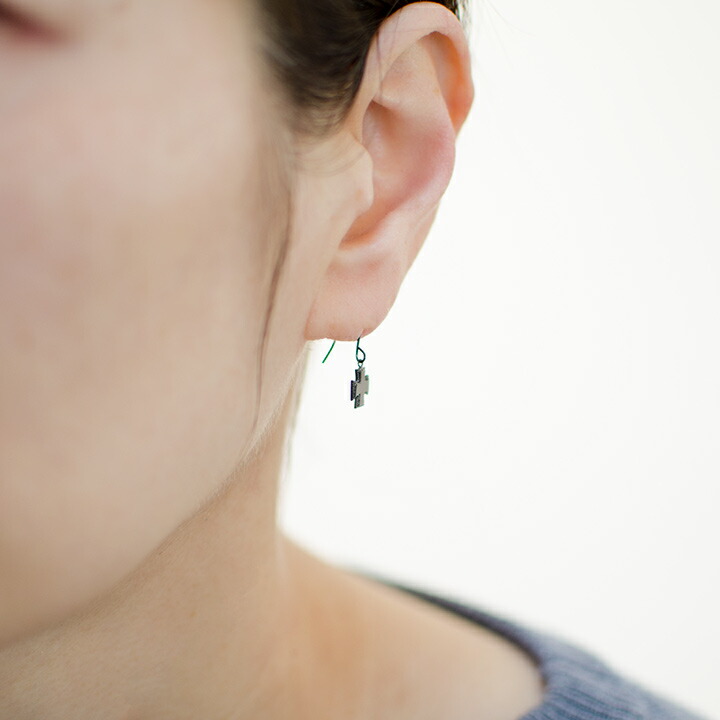 umu -アム- FINE JEWELRY STUIDIOクロスモチーフ フックピアス 「eterno」pi0331_i2.jpg