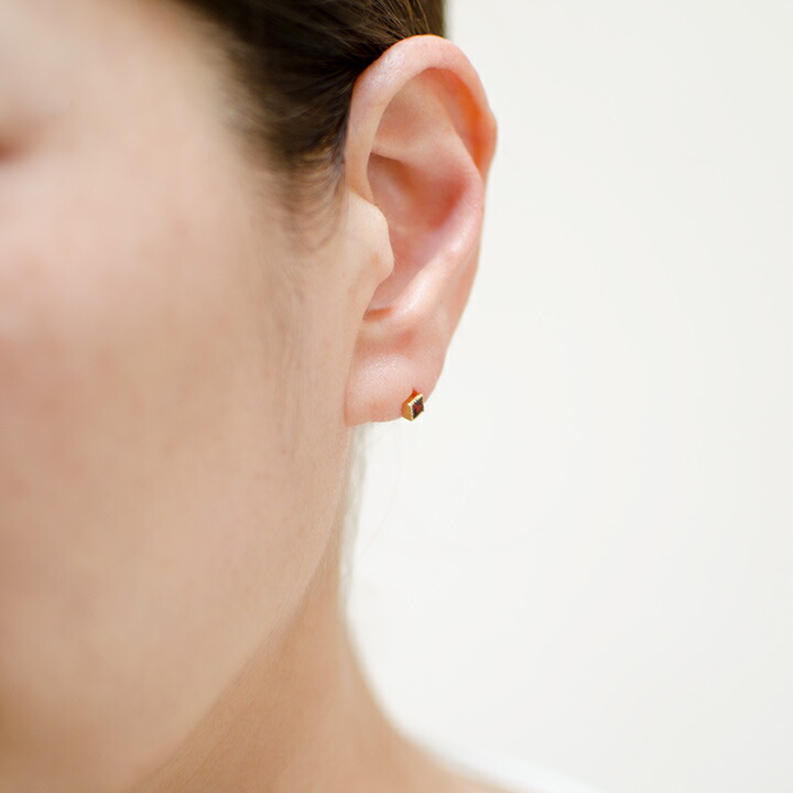 umu -アム- FINE JEWELRY STUIDIOガーネット スタッドピアス 「asso」pi0333_i2.jpg