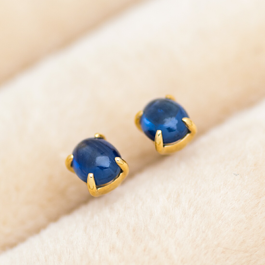 umu -アム- FINE JEWELRY STUIDIOカボション ブルーサファイア スタッドピアス 「leale」pi0351_kanban2.jpg