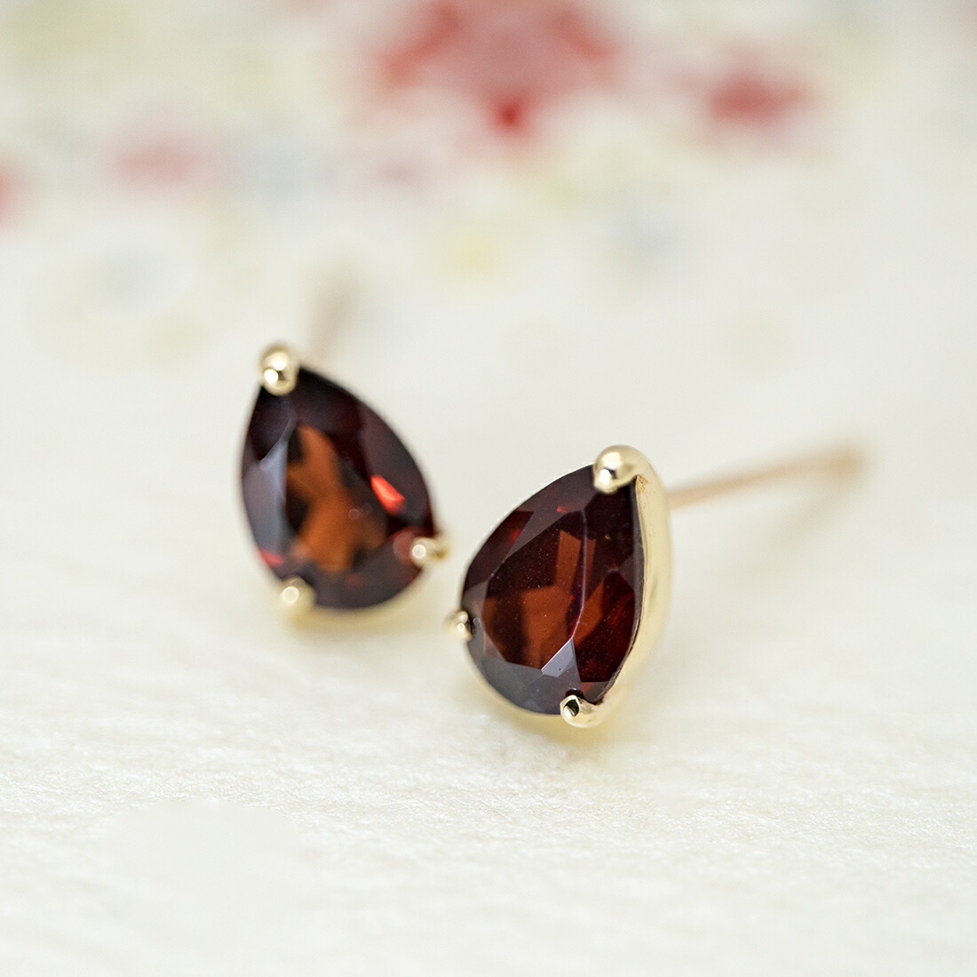 umu -アム- FINE JEWELRY STUIDIOガーネット スタッドピアス 「adulto」pi0356_kanban2.jpg