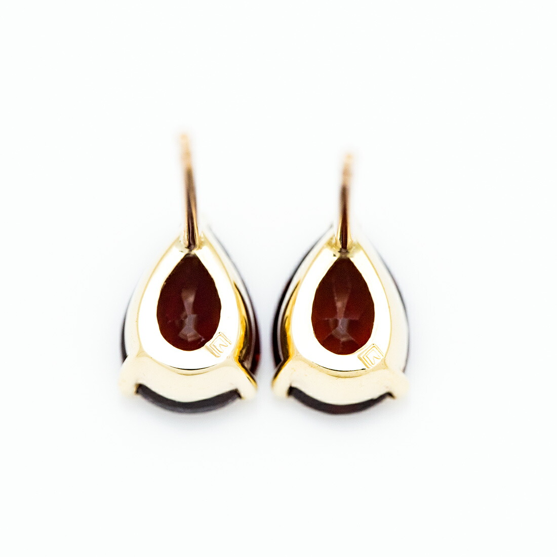 umu -アム- FINE JEWELRY STUIDIOガーネット スタッドピアス 「adulto」pi0356_u.jpg