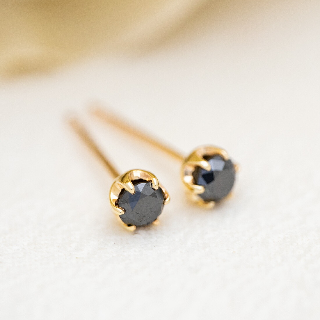 umu -アム- FINE JEWELRY STUIDIOブラックダイヤモンド スタッドピアスpi0361_1.jpg
