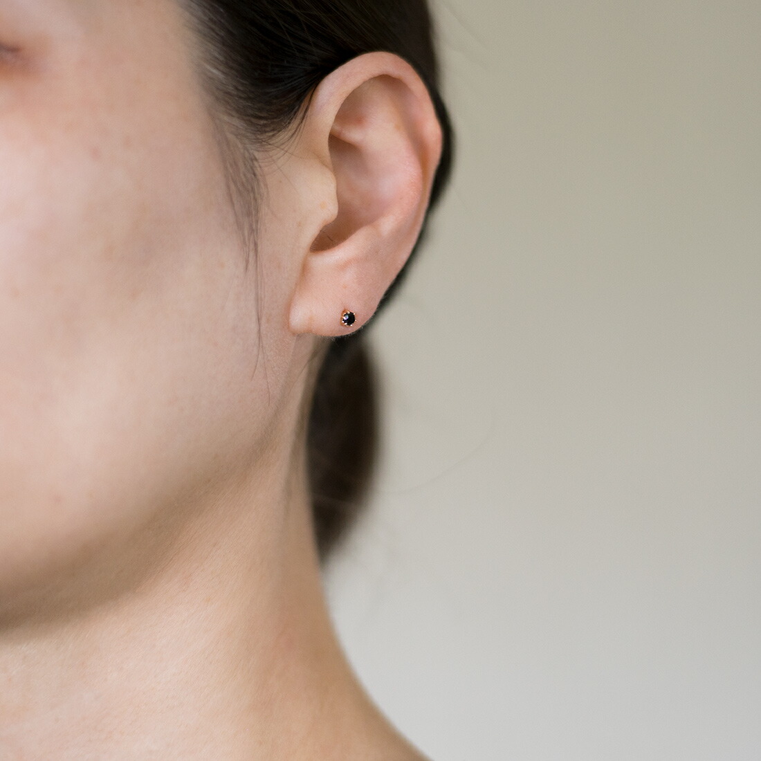 umu -アム- FINE JEWELRY STUIDIOブラックダイヤモンド スタッドピアスpi0361_i2.jpg