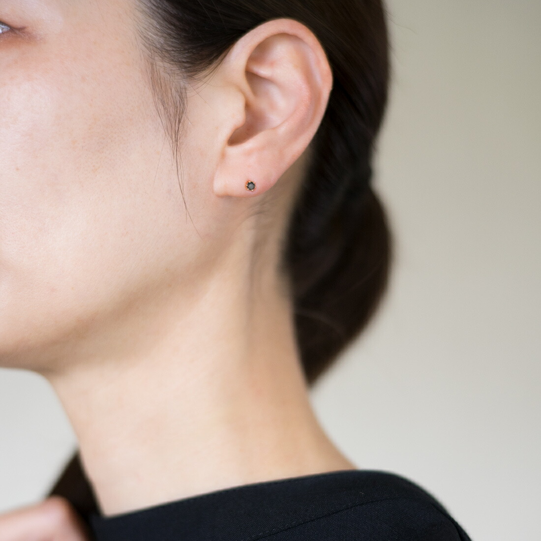 umu -アム- FINE JEWELRY STUIDIOブラックダイヤモンド スタッドピアスpi0361_i3.jpg