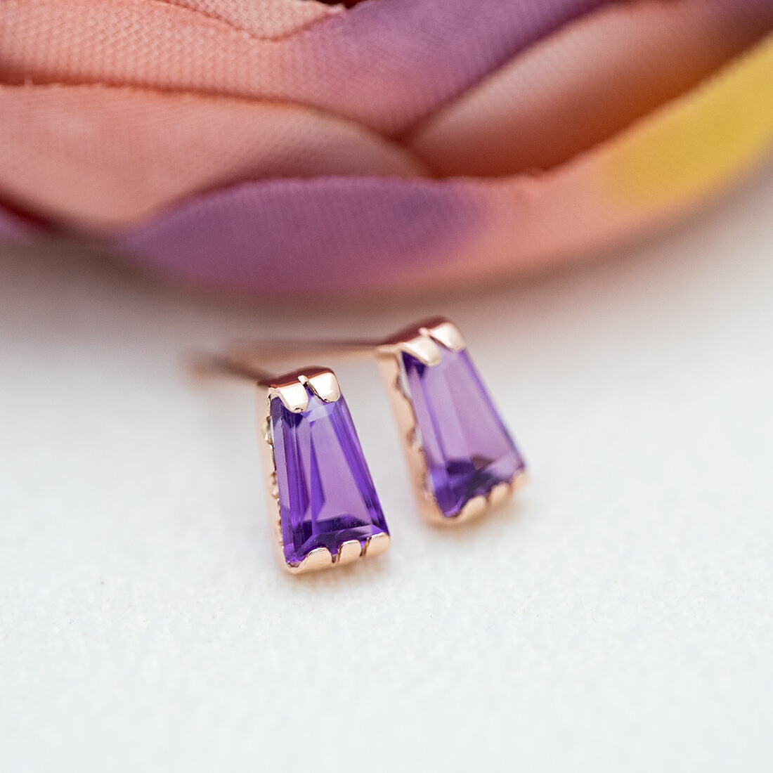 umu -アム- FINE JEWELRY STUIDIOテーパーバゲット アメシスト スタッドピアスpi0362_1.jpg