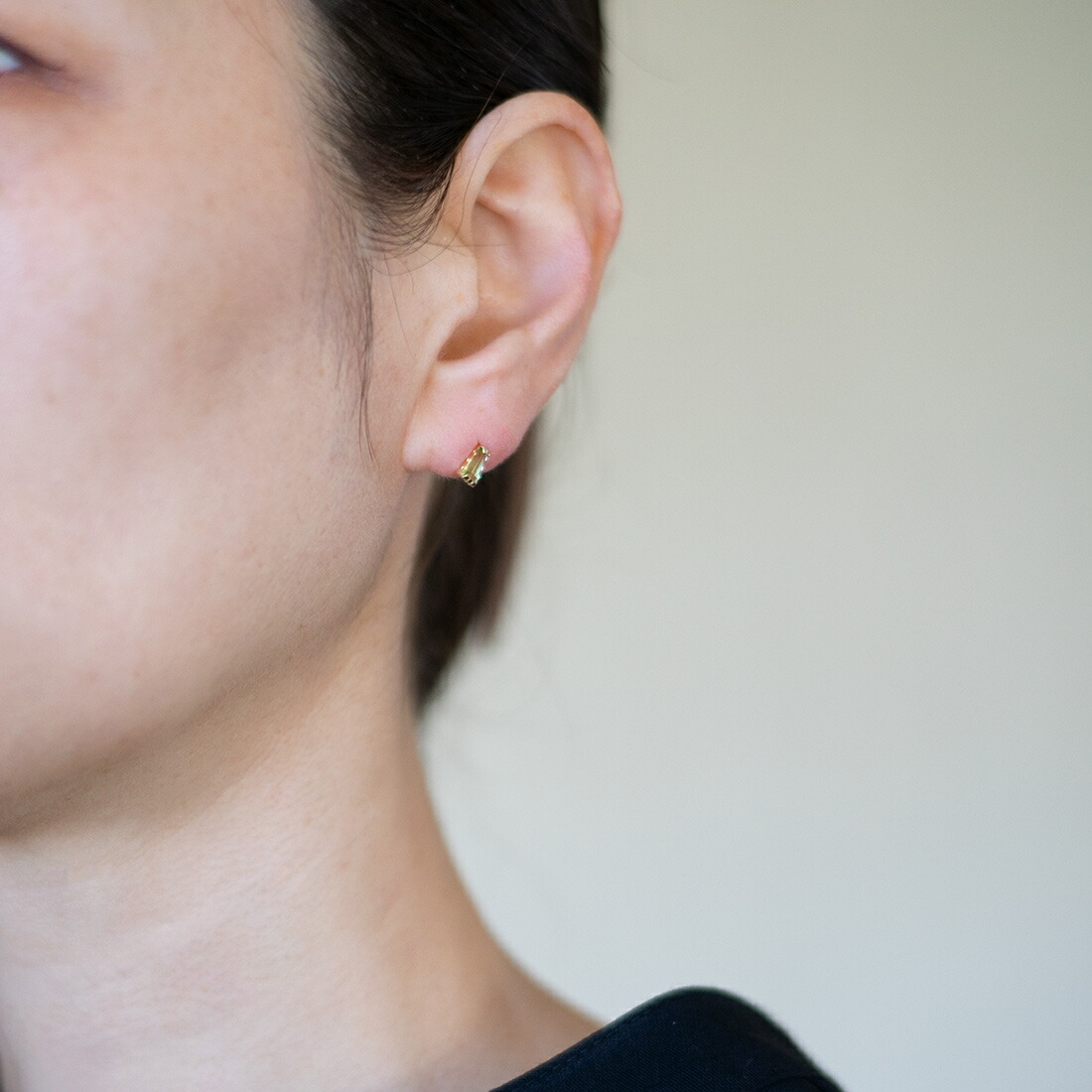 umu -アム- FINE JEWELRY STUIDIOテーパーバゲット ペリドット スタッドピアスpi0363_i2.jpg