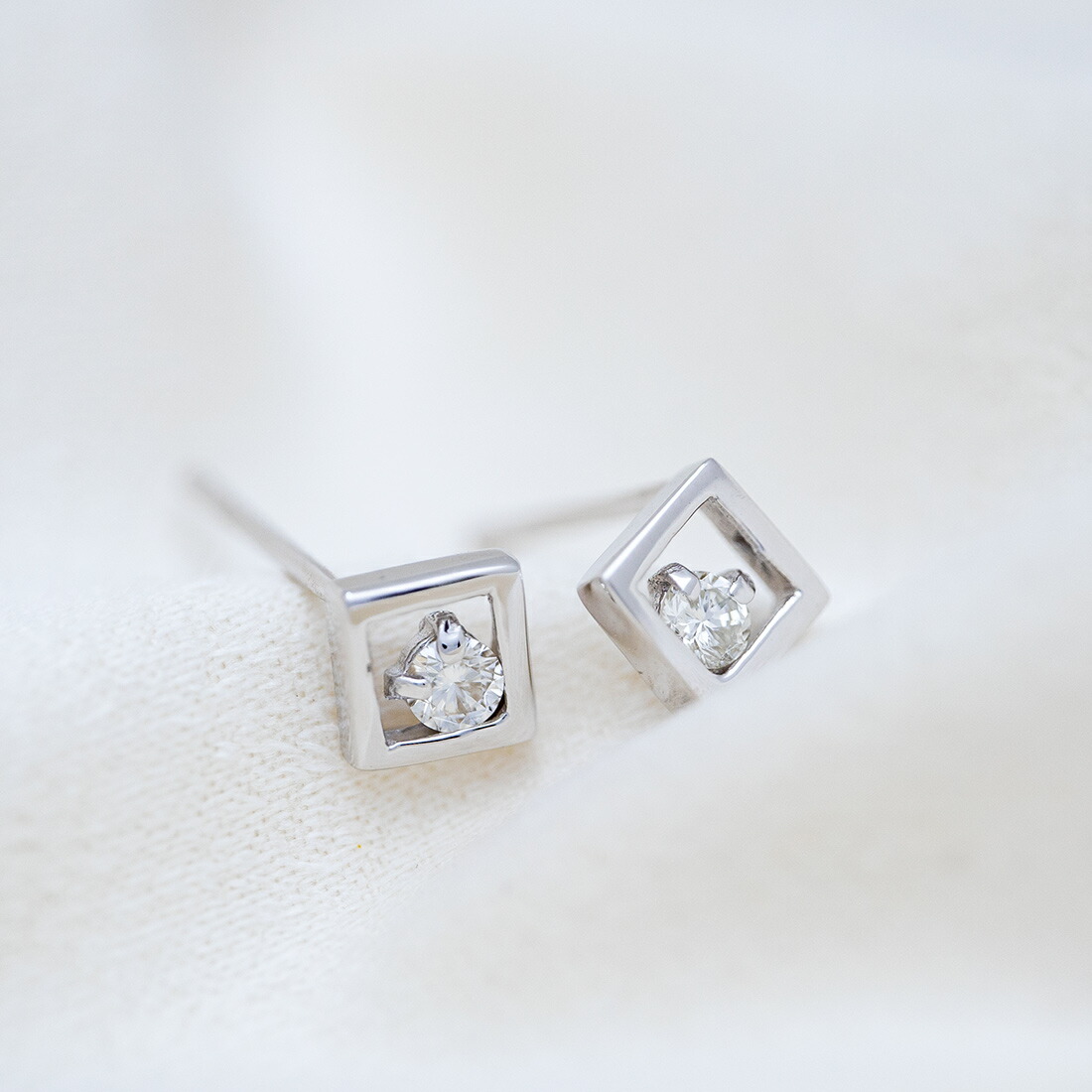 umu -アム- FINE JEWELRY STUIDIOダイヤモンド スタッドピアスpi0365_1.jpg