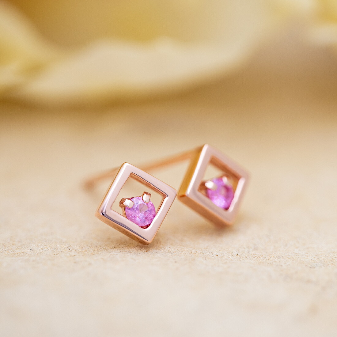 umu -アム- FINE JEWELRY STUIDIOピンクサファイア スタッドピアスpi0367_1.jpg