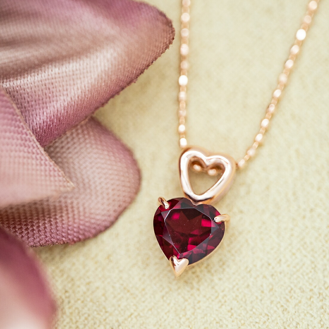 umu -アム- FINE JEWELRY STUIDIOロードライトガーネット ハートモチーフ ペンダントトップpn0017_1.jpg