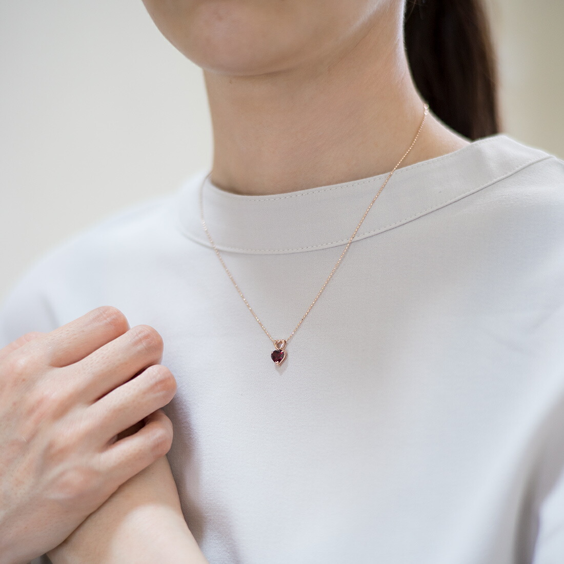 umu -アム- FINE JEWELRY STUIDIOロードライトガーネット ハートモチーフ ペンダントトップpn0017_i3.jpg