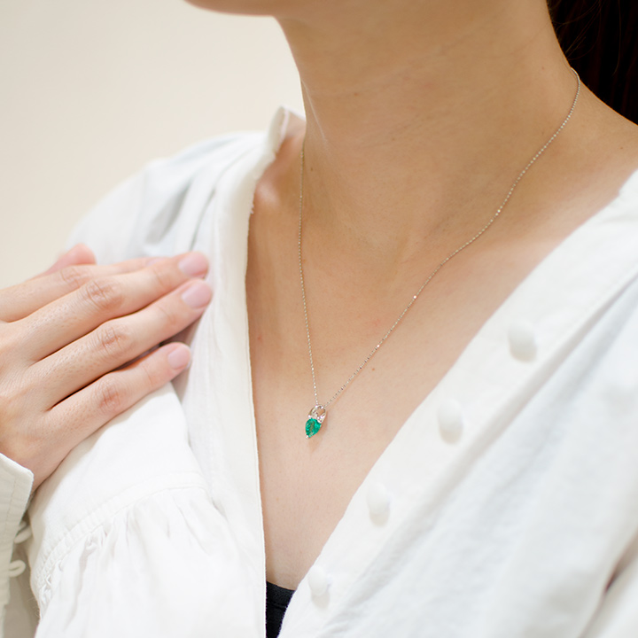 umu -アム- FINE JEWELRY STUIDIOPT900 エメラルド ダイヤモンド ペンダントトップpn0018_i3.jpg
