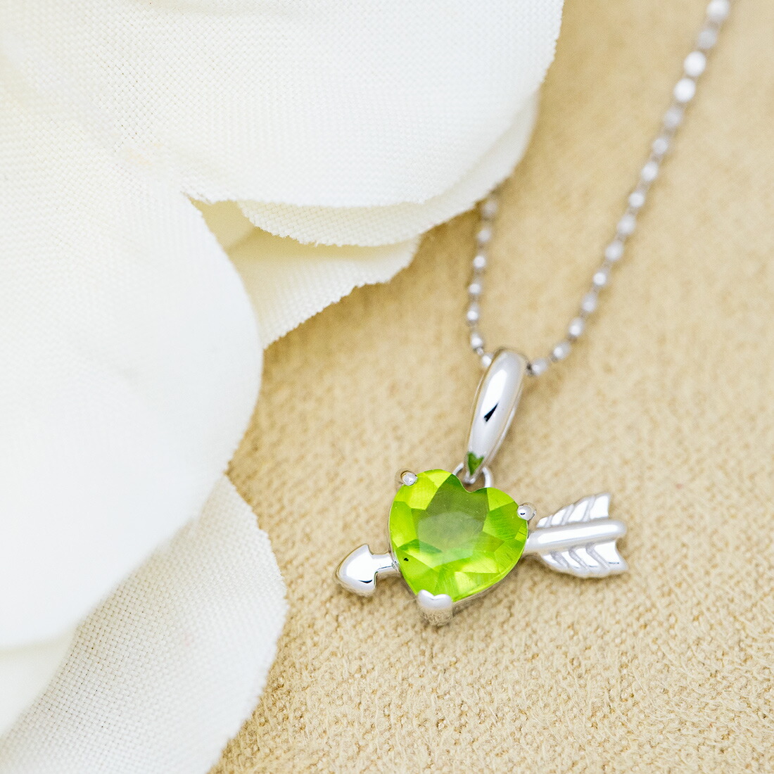 umu -アム- FINE JEWELRY STUIDIOペリドット ハートアロー ペンダントトップpn0021_1.jpg