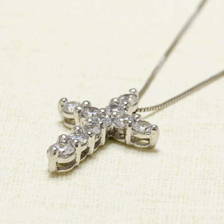 umu -アム- FINE JEWELRY STUIDIOK18 ダイヤモンド 0.3ct クロスモチーフ ペンダントトップpn0097_kanban2.jpg