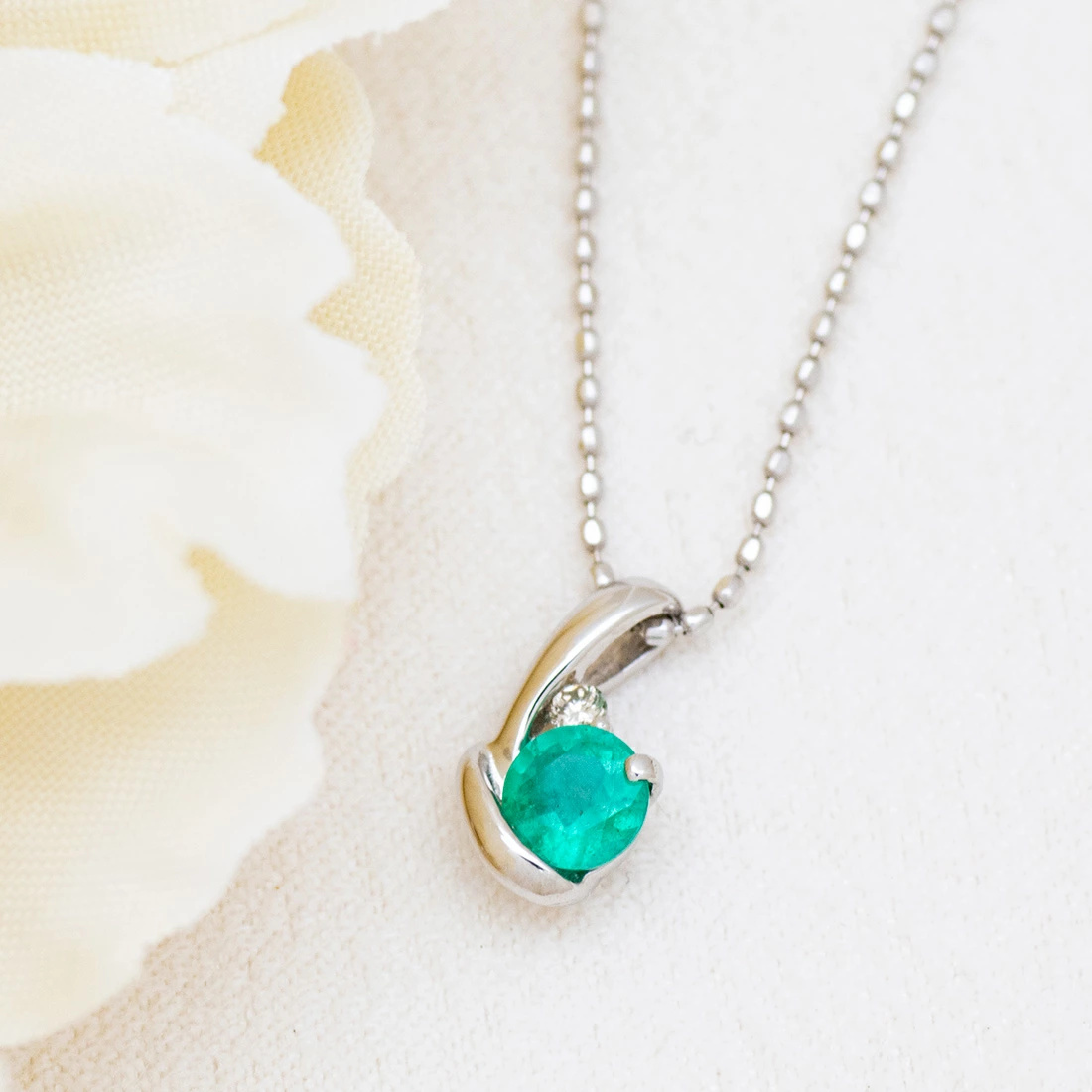 umu -アム- FINE JEWELRY STUIDIOエメラルド ダイヤモンド ペンダントトップ 「chiarita」pn0112_1.jpg