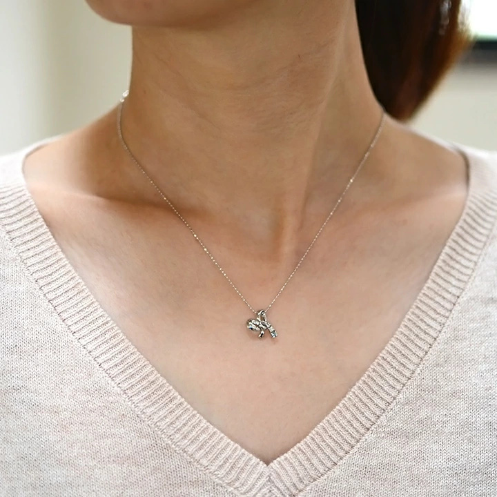 umu -アム- FINE JEWELRY STUIDIOK18 ブルーダイヤモンド リボン ペンダントトップpn0115_i2.jpg