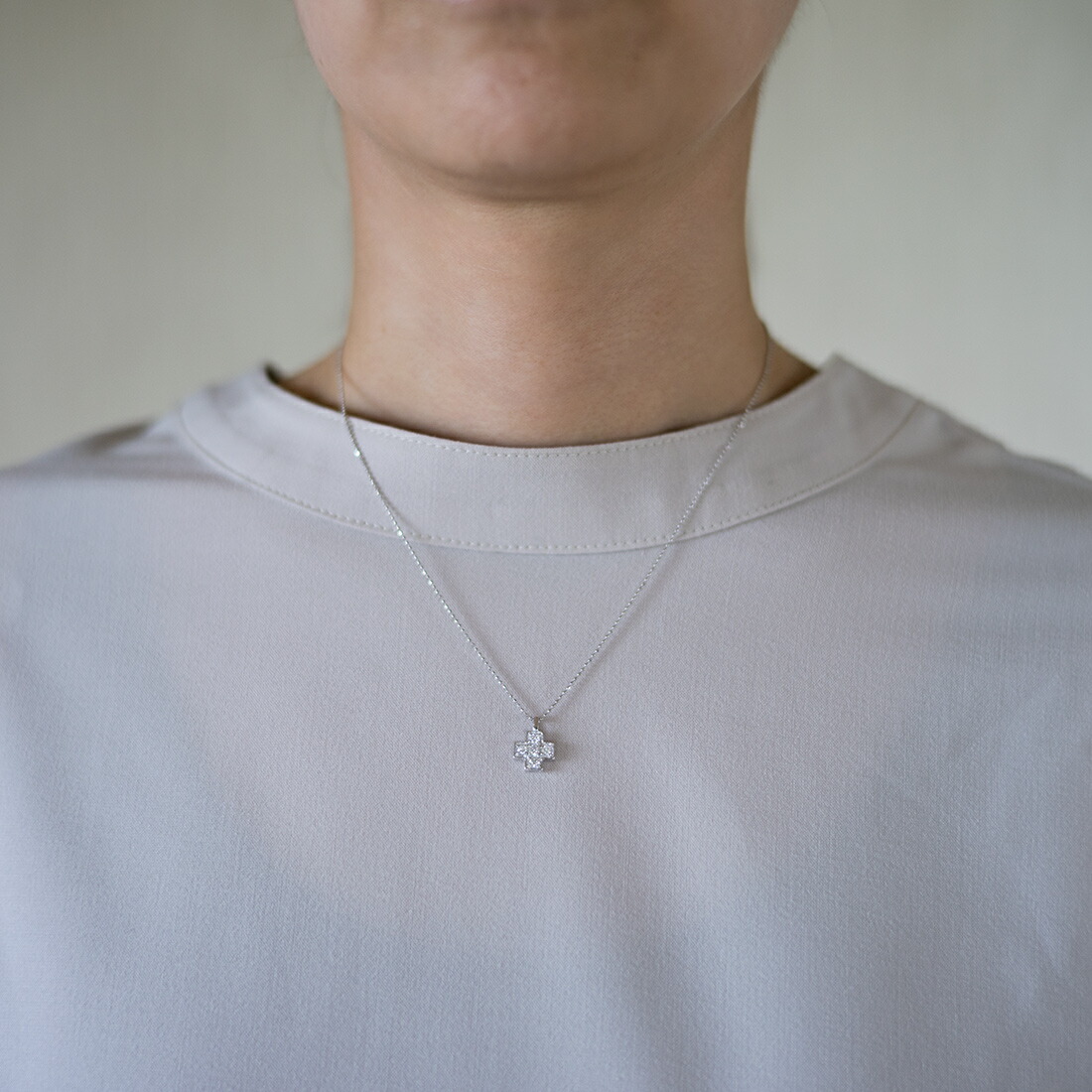 umu -アム- FINE JEWELRY STUIDIOダイヤモンド クロスモチーフ ペンダントトップpn0120_i2.jpg