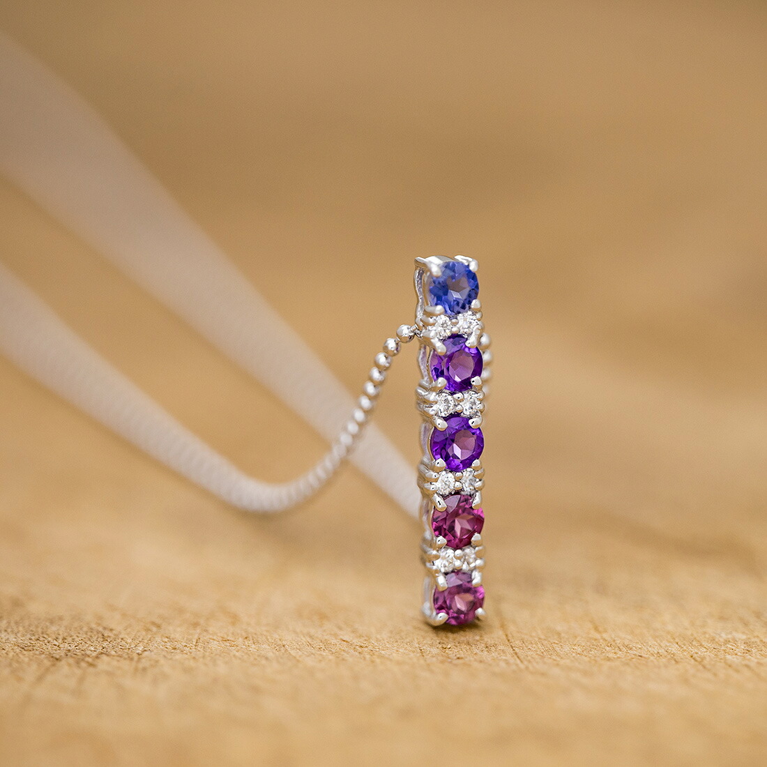 umu -アム- FINE JEWELRY STUIDIOフェミニンカラー ダイヤモンド アイライン ペンダントトップpn0128_kanban2.jpg
