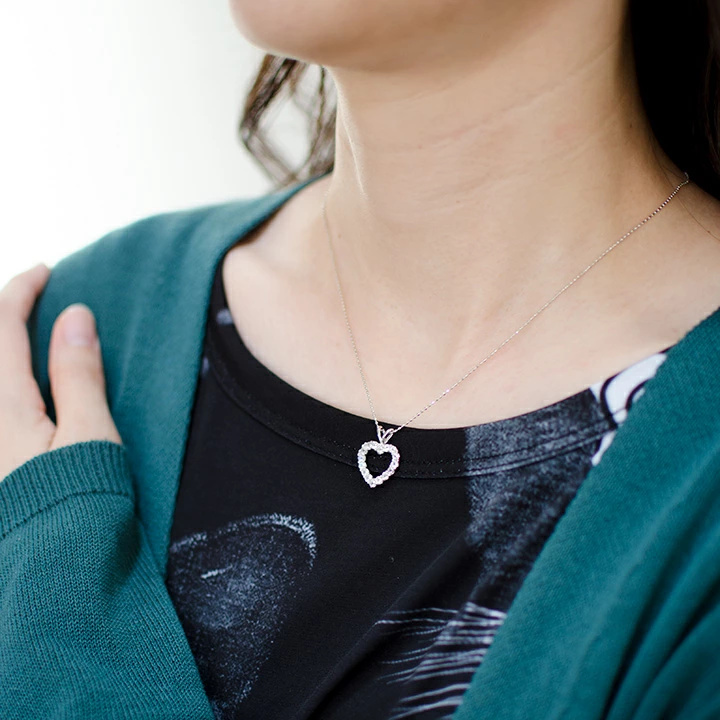 umu -アム- FINE JEWELRY STUIDIOK10 ブルームーンストーン オープンハート ペンダントトップpn0164_i3.jpg