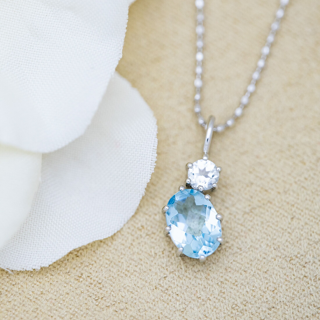 umu -アム- FINE JEWELRY STUIDIOアイスブルークォーツ ホワイトトパーズ ペンダントトップpn0185_1.jpg