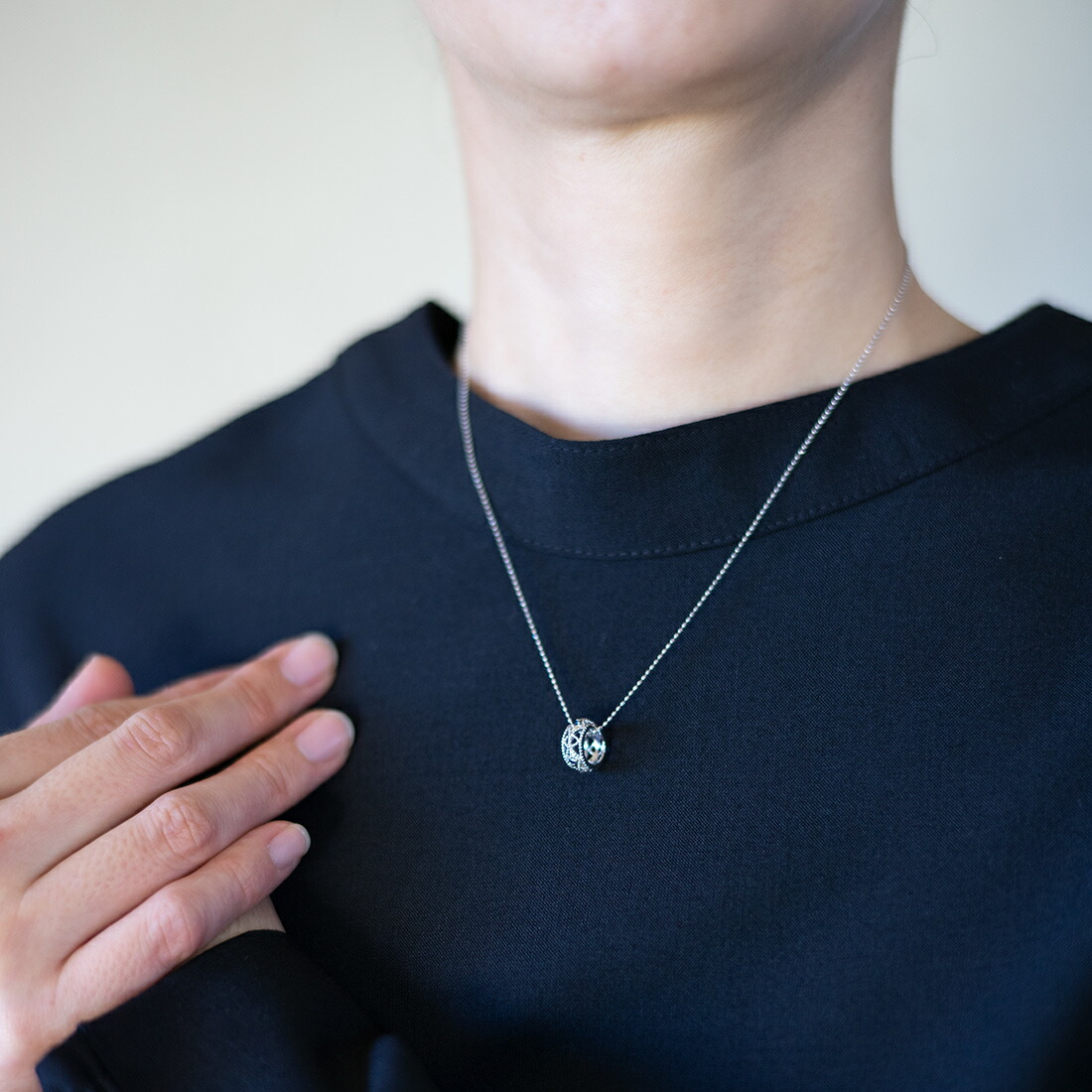 umu -アム- FINE JEWELRY STUIDIOブルーサファイア ペンダントトップ 「cortile」pn0196_i3.jpg