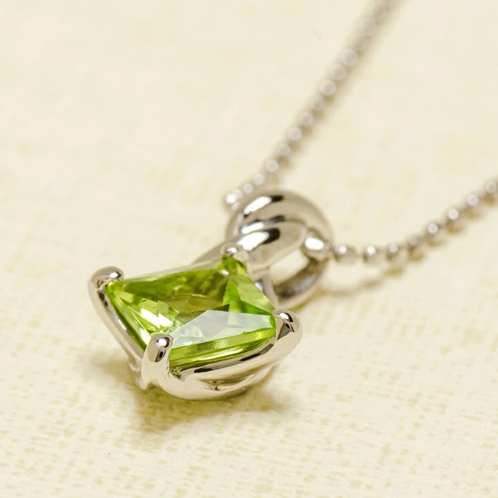 umu -アム- FINE JEWELRY STUIDIOペリドット ペンダントトップ 「liana」pn0205_kanban2.jpg