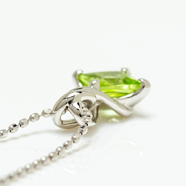 umu -アム- FINE JEWELRY STUIDIOペリドット ペンダントトップ 「liana」pn0205_s.jpg