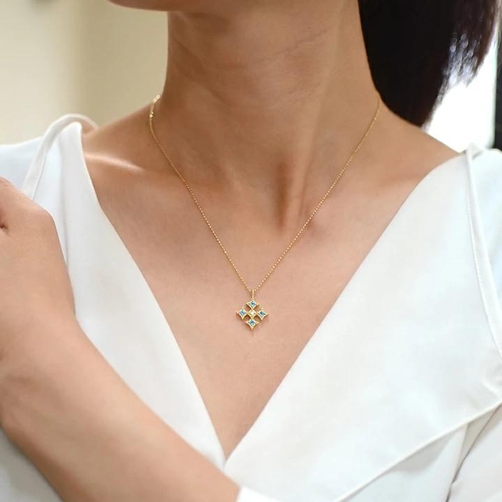 umu -アム- FINE JEWELRY STUIDIOK18 ネオンブルーアパタイト ダイヤモンド  クロス ペンダントトップ 「alone」pn0238_i3.jpg