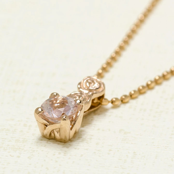 umu -アム- FINE JEWELRY STUIDIOモルガナイト バラモチーフ ペンダントトップ 「rosa」pn0254_kanban2.jpg
