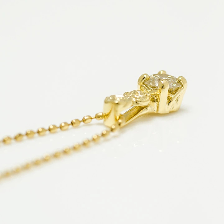 umu -アム- FINE JEWELRY STUIDIOダイヤモンド バラモチーフ ペンダントトップ 「rosa」pn0258_kanban2.jpg