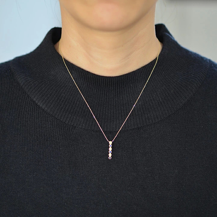umu -アム- FINE JEWELRY STUIDIOブルーサファイア バラモチーフ ペンダントトップ 「rosa」pn0262_i2.jpg
